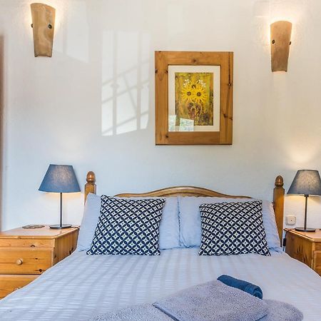 Casa Mundo - 16Th Century Traditional White Village House With Pool Pinos del Valle Exterior foto